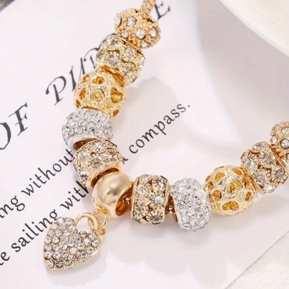 Elegant Love Heart Charm Bracelet with Sparkling Yellow & White Beads - Boho NWT - Picture 4 of 5